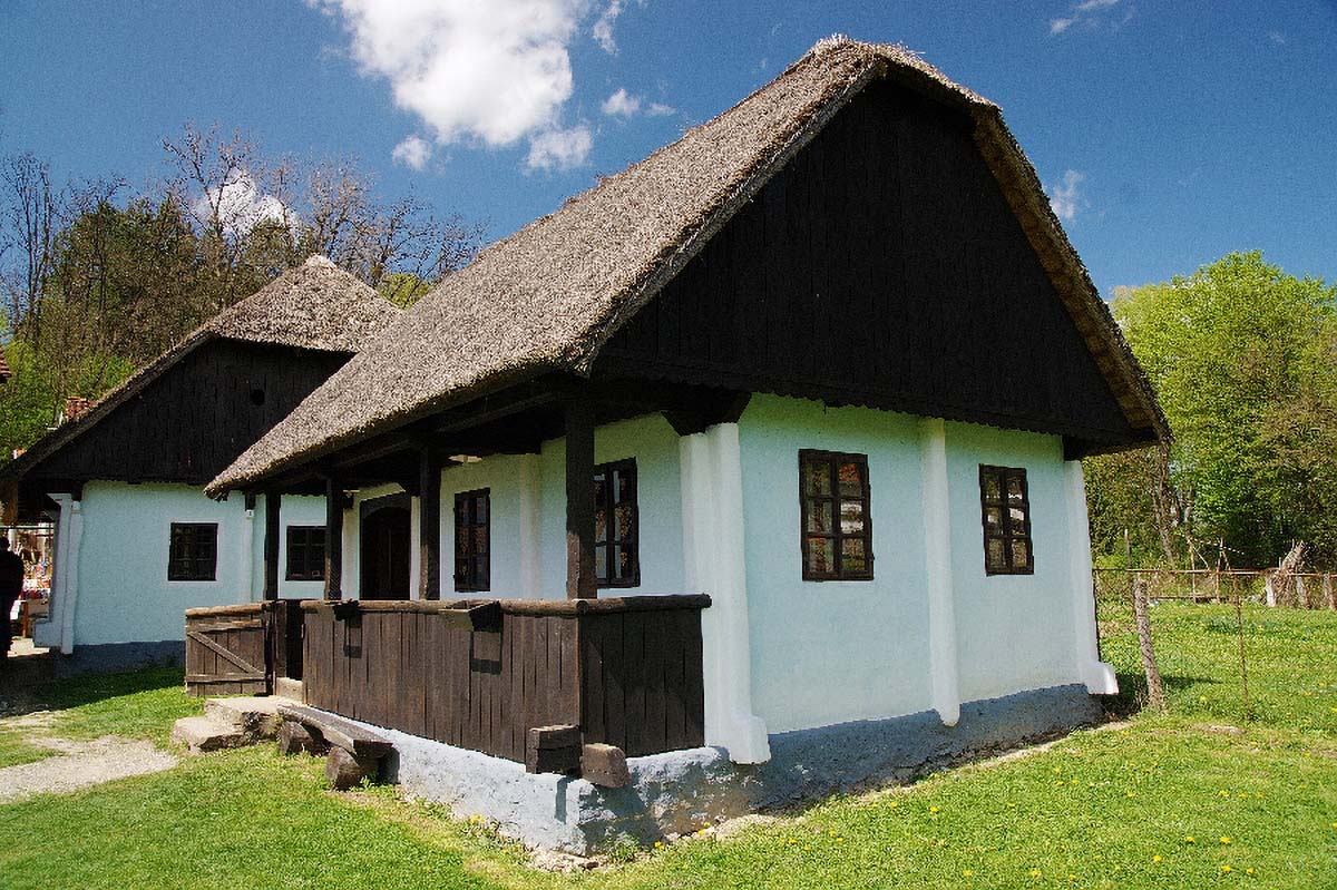 KUMROVEC66 20 04 08
