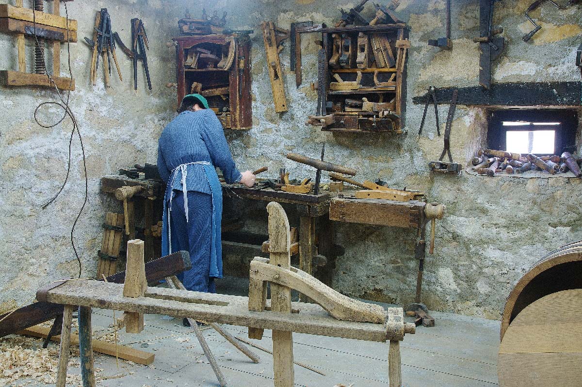 KUMROVEC85 20 04 08