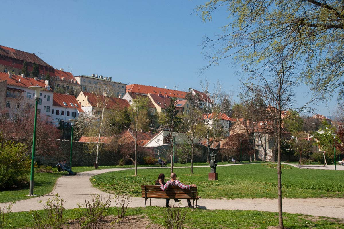 ZAGREB185 30 03 14